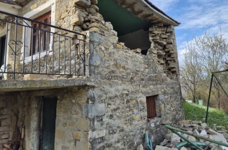 Θεσπρωτία: Έως και 10 ημέρες μπορούν να διαρκέσουν οι μετασεισμοί  Αποκαλυπτικές εικόνες από τον Δήμο Δωδώνης