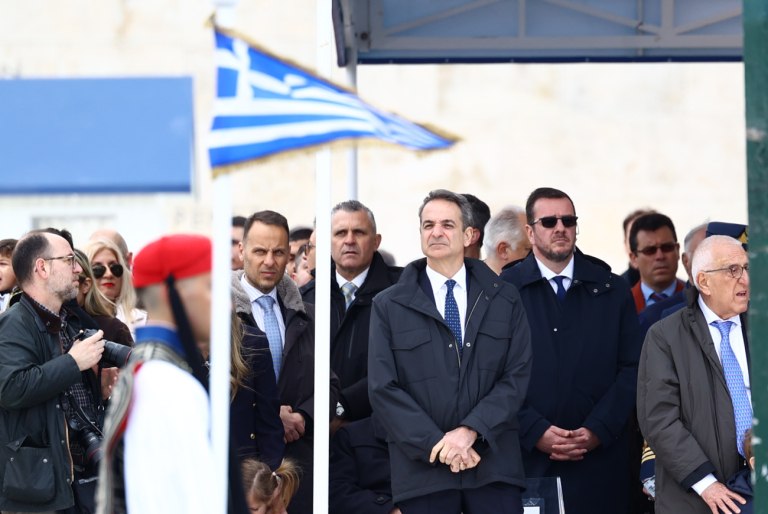 Μητσοτάκης για την 25η Μαρτίου: Αναγκαιότητα η επένδυση στην εθνική άμυνα  Η Ελλάδα προχωρά σταθερά και τολμηρά μπροστά