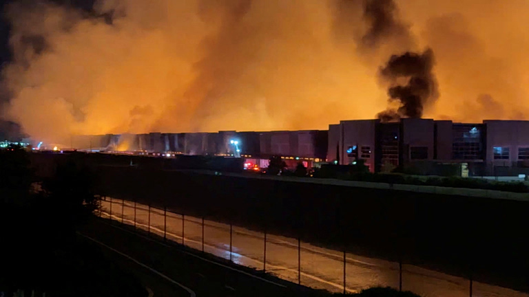 ΗΠΑ: Παρανάλωμα αποθήκη