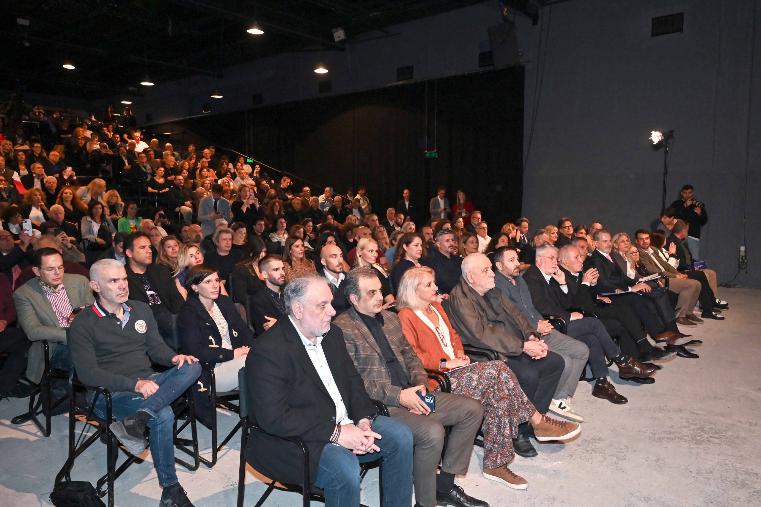 Παρουσίαση ραδιοφώνων της