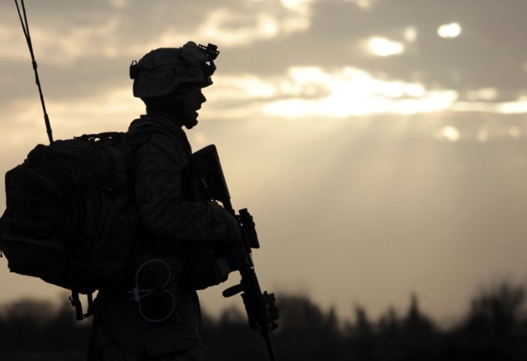 Πόσα τρισ. θα κοστίσει στις ΗΠΑ η επίθεση στο Ιράν;  Θα πληρώνουν ακόμα και τα δισέγγονά μας