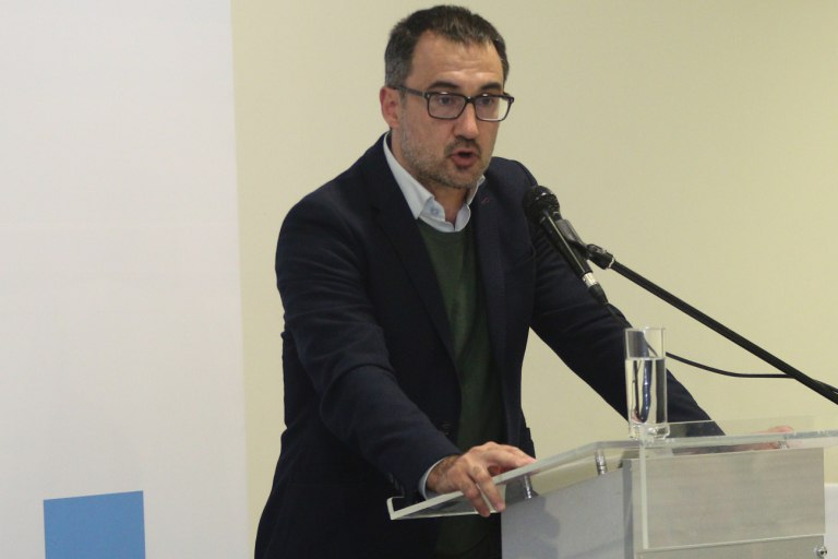 Ράπισμα Χαρίτση στην