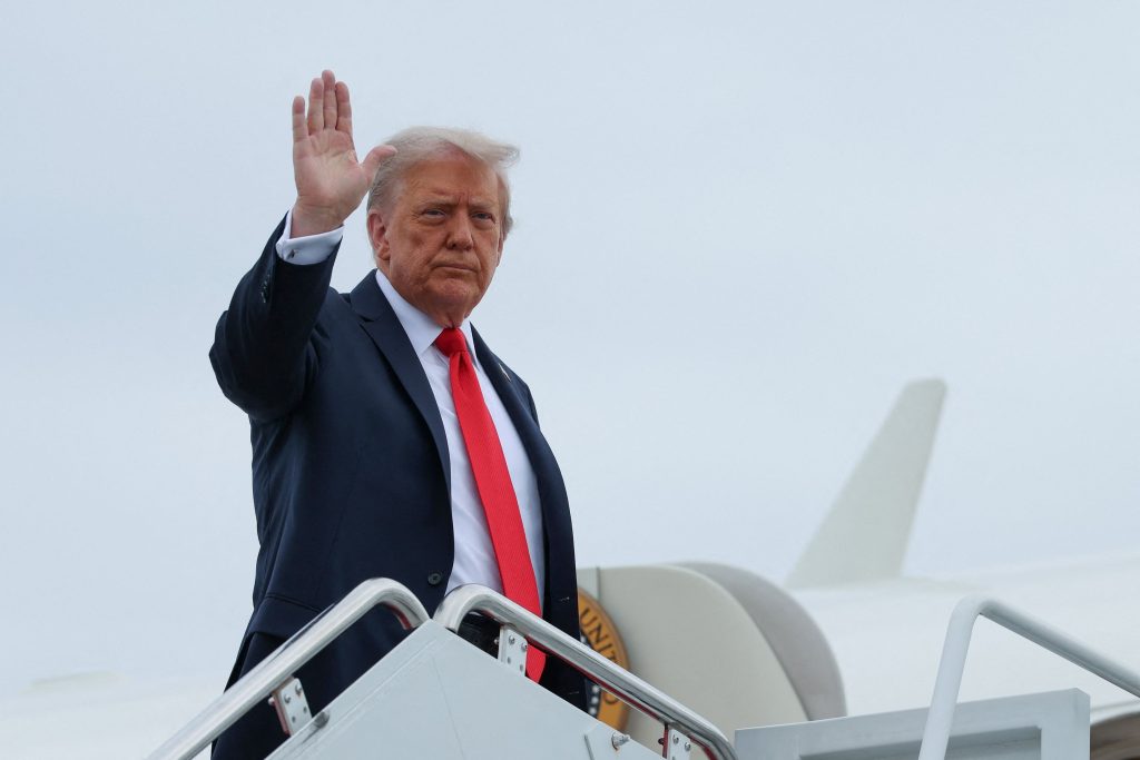 Τραμπ: Έτοιμος να επιβάλει