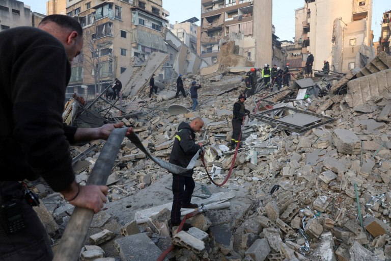 Νεκροί στο Τελ Αβίβ από ιρανικά πλήγματα  Σφοδρές ισραηλινές επιθέσεις στη Βηρυτό