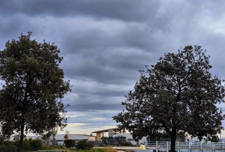 Καιρός: Συννεφιά και πτώση της θερμοκρασίας τη Δευτέρα  Πού θα βρέξει