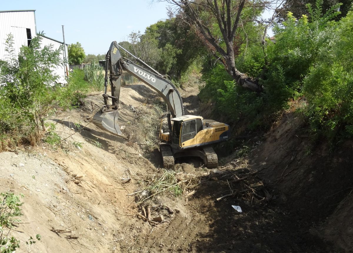 Συνεχίζονται οι καθαρισμοί