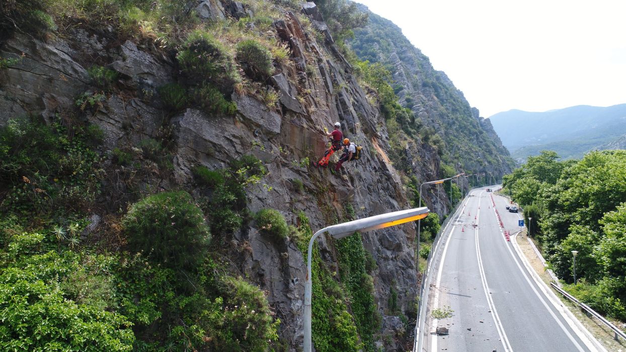 Κλείνει για τα οχήματα η