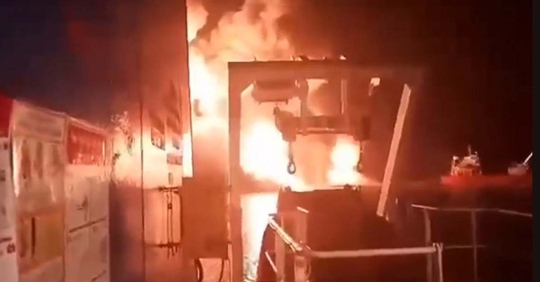 Μέση Ανατολή: Δραματικές στιγμές Ελλήνων ναυτικών ενώ πέφτουν πύραυλοι δίπλα τους  Εξετάζεται η προέλευση του βίντεο