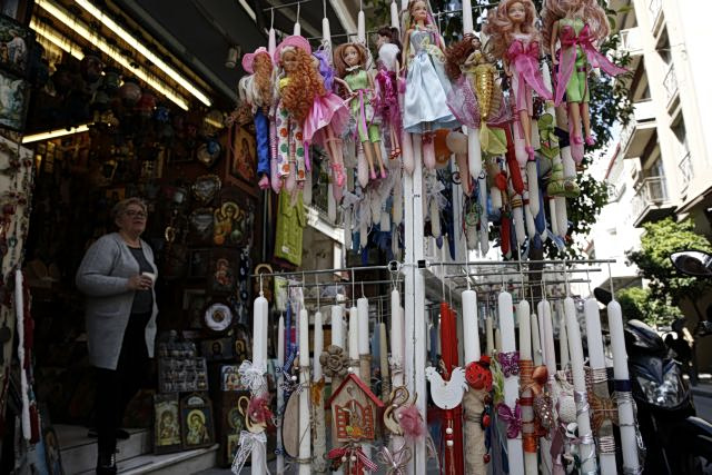 Ανοικτά τα καταστήματα την