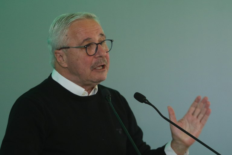 Μανιάτης σε Φον ντερ Λάιεν: