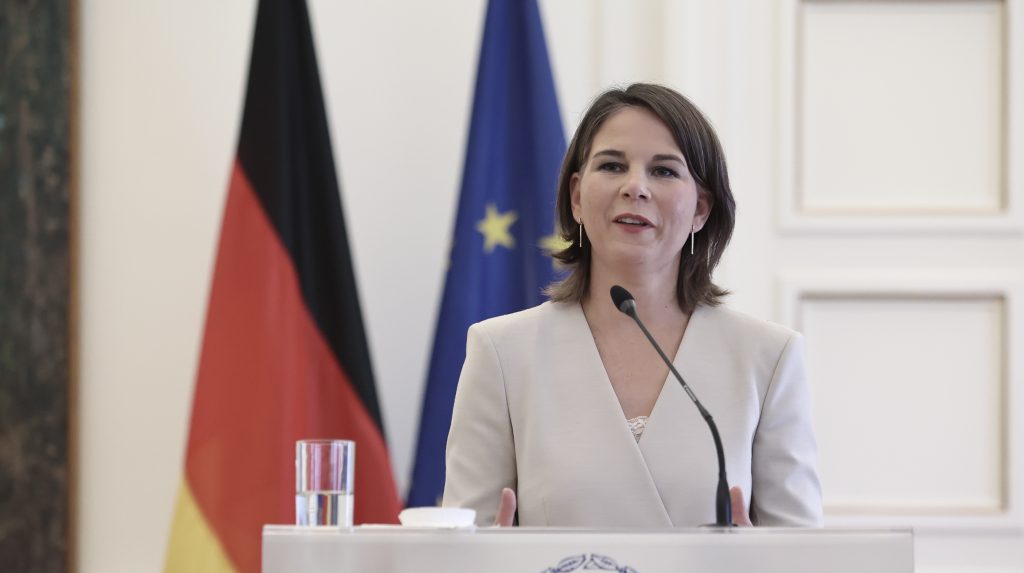 Η Μπέρμποκ ανέλαβε