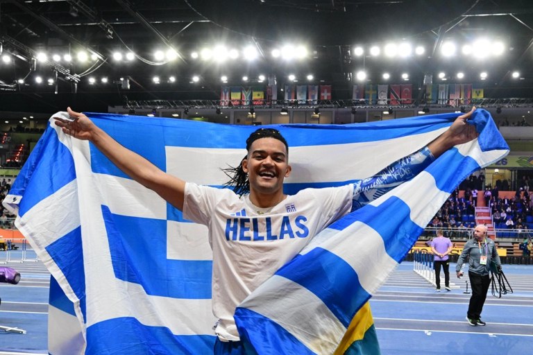 Ο Καραλής συνεχίζει να γράφει ιστορία: Έγινε ο πρώτος με τρία μετάλλια στα Παγκόσμια κλειστού
