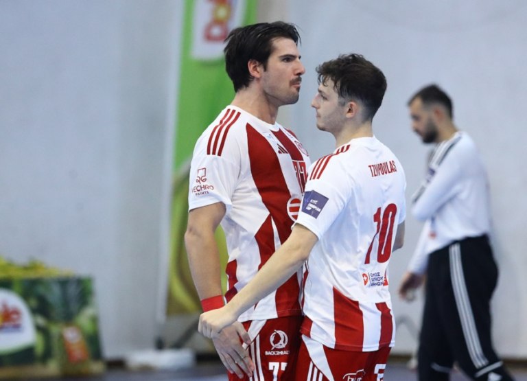 Ολυμπιακός ΑΕΚ 24-23: Οι