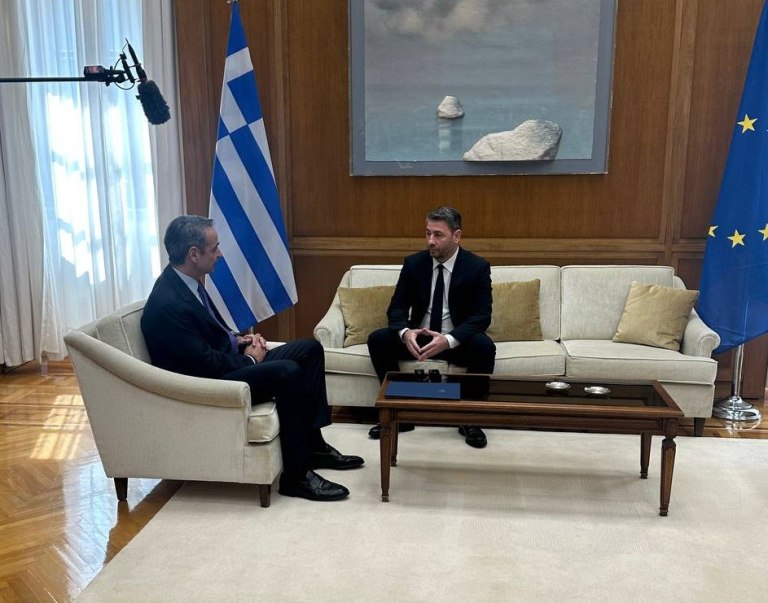 Σε εξέλιξη η συνάντηση Μητσοτάκη  Ανδρουλάκη: Κανένα σενάριο εμπλοκής στον πόλεμο λέει ο πρόεδρος του ΠΑΣΟΚ