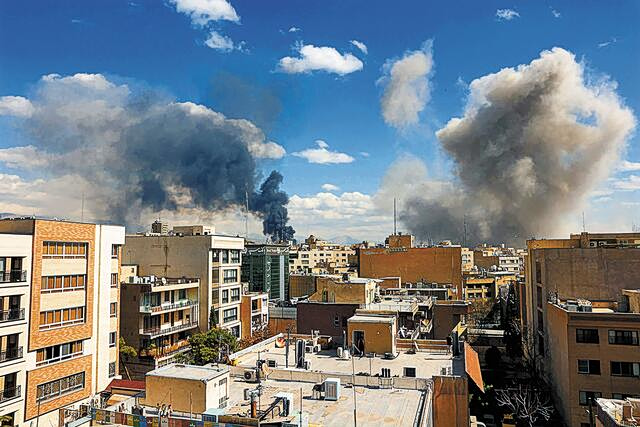 Ιράν: Ο στρατός του Ισραήλ ανακοίνωσε ότι κατέστρεψε αεροσκάφος του Χαμενεΐ στη Μεχραμπάντ