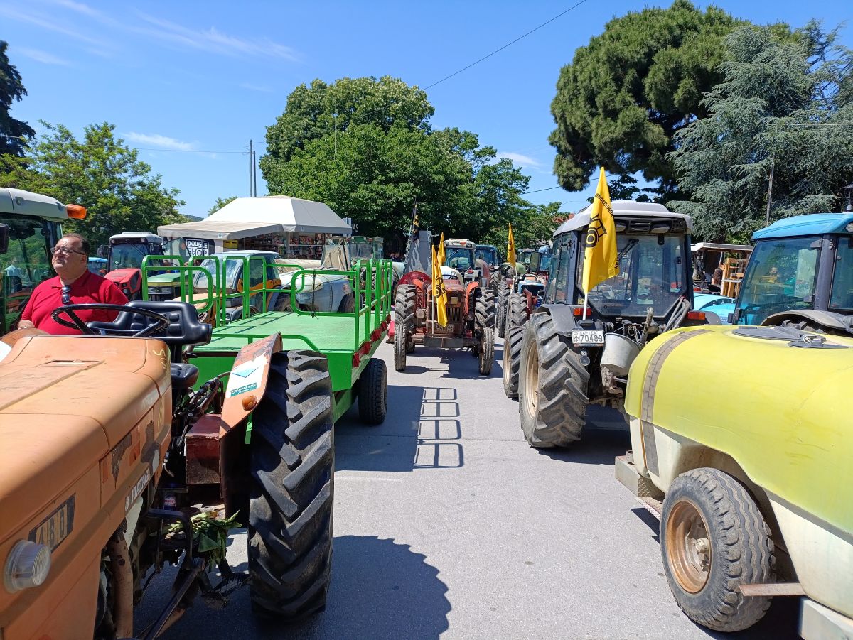 Βγάζουν τρακτέρ την
