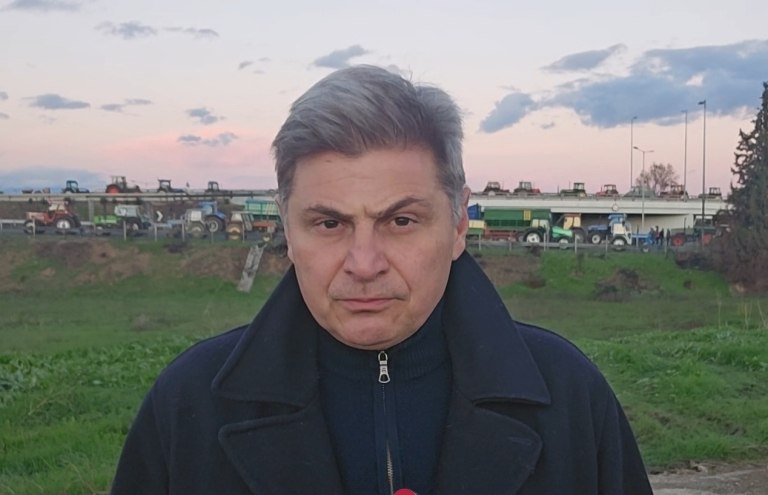 Φαραντούρης από το μπλόκο