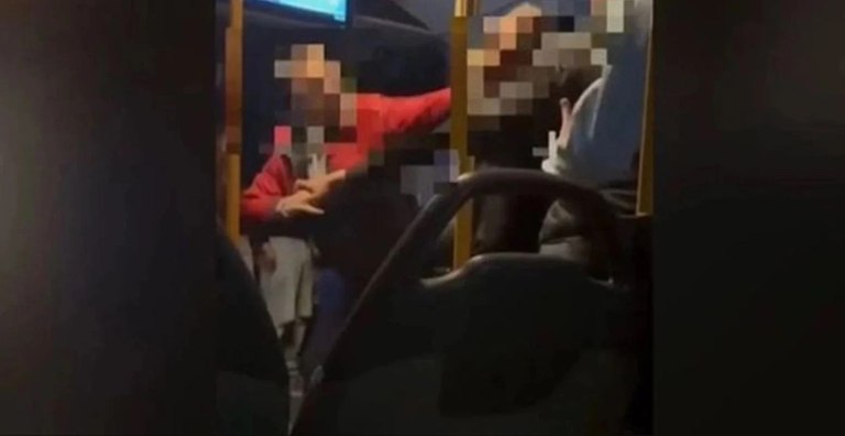 Θεσσαλονίκη: Επίθεση σε νεαρή μέσα σε λεωφορείο του ΚΤΕΛ  Kατέβασαν τον άνδρα