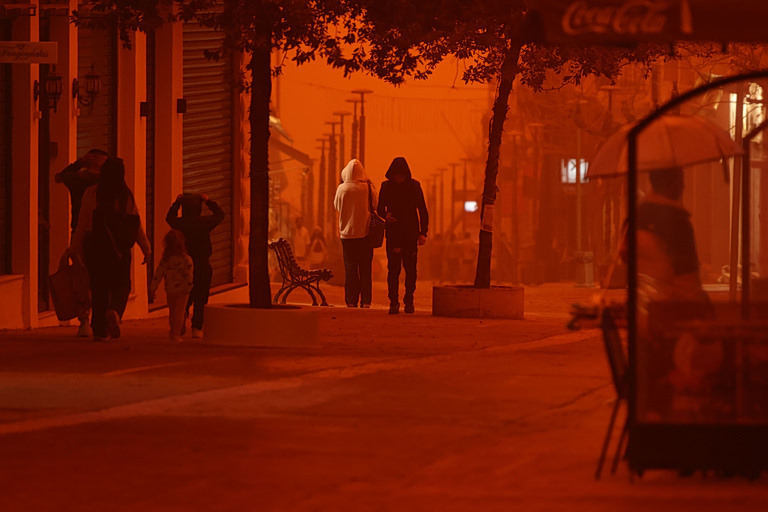 Κακοκαιρία Εrminio: Η βροχή και η σκόνη έπνιξαν την Ελλάδα