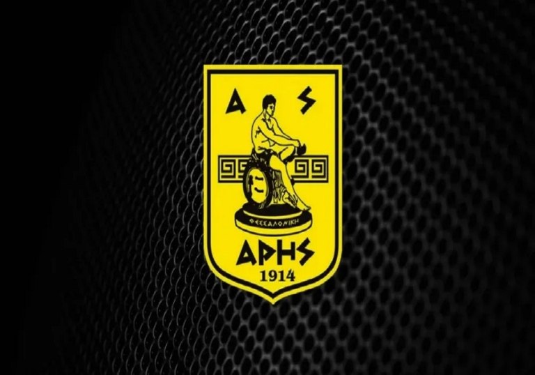 Κρανοφόροι εισέβαλαν σε αγώνα πόλο παίδων και απαιτούσαν την αφαίρεση των διακριτικών του Άρη