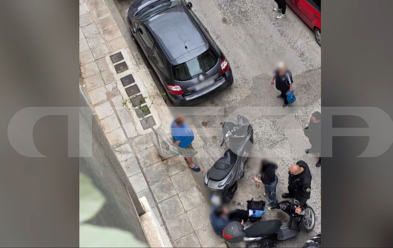 Παγκράτι: Οδηγός μηχανής