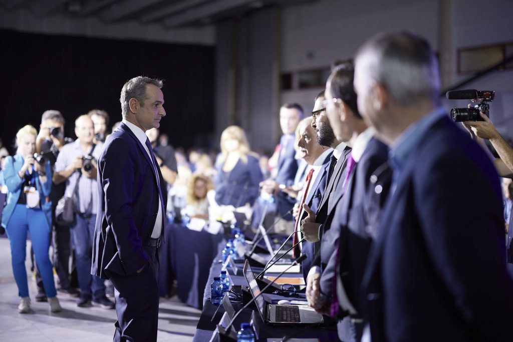 Το Μαξίμου κάνει το ταμείο