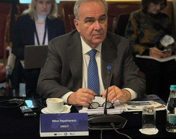 Παπαθανάσης: Υπέρ της