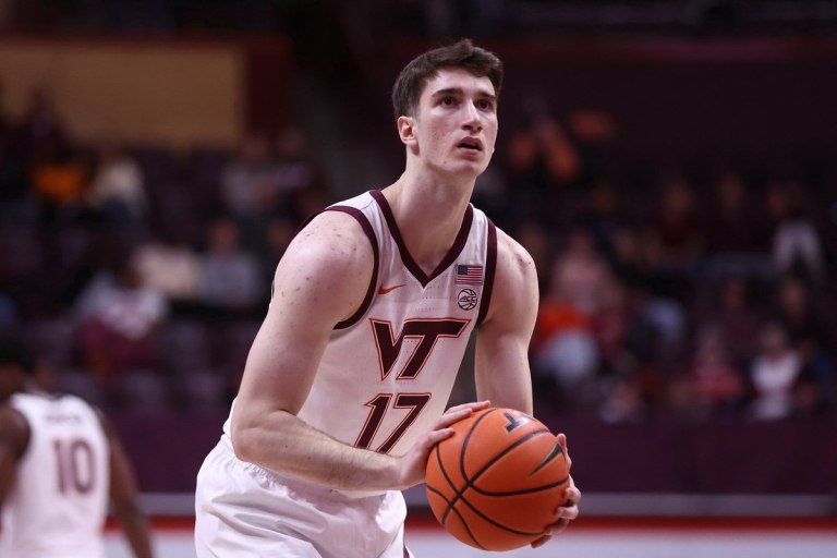 H εξαιρετική εμφάνιση που έκανε ο Αβδάλας στην ήττα του Βιρτζίνια Τεκ, διπλός ο Χιτικούδης