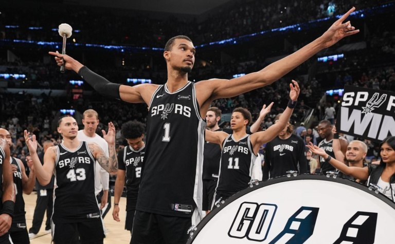 Νίκες για Σπερς και Γουόριορς  Τα αποτελέσματα του NBA