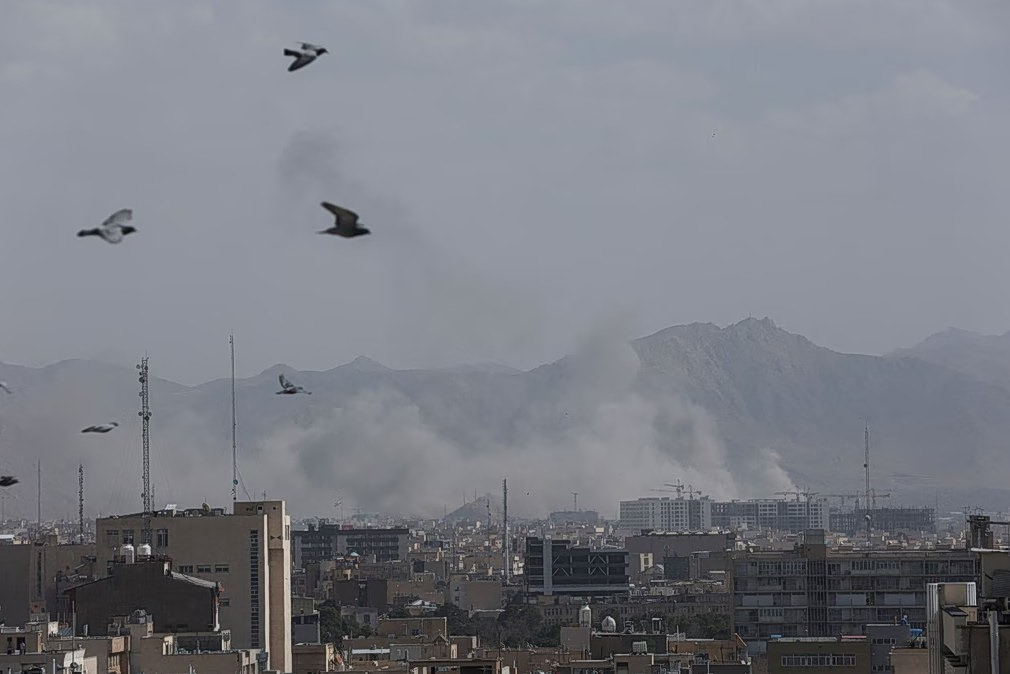 Το MEGA στη δίνη του πολέμου στη Μέση Ανατολή  Όλες τις εξελίξεις