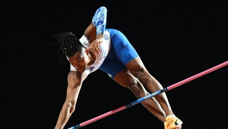 Πάνω από 9.000 ευρώ για μια VIP