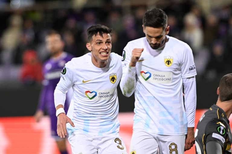 Η ΑΕΚ προηγείται στην