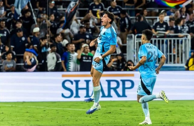 Ο Τριάντης έπαθε Μπέκαμ: