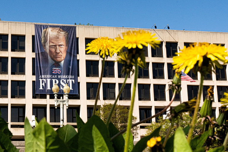 ΗΠΑ: Οι Δημοκρατικοί κέρδισαν δημοψήφισμα για τον εκλογικό χάρτη στη Βιρτζίνια  Νοθεία καταγγέλλει ο Τραμπ