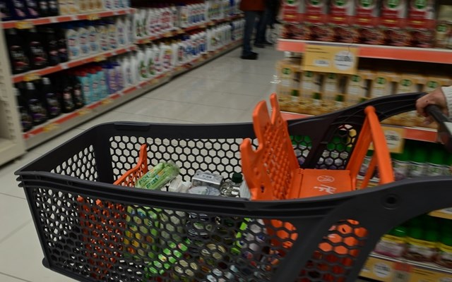 Cash & Carry: Η μάχη των μεριδίων