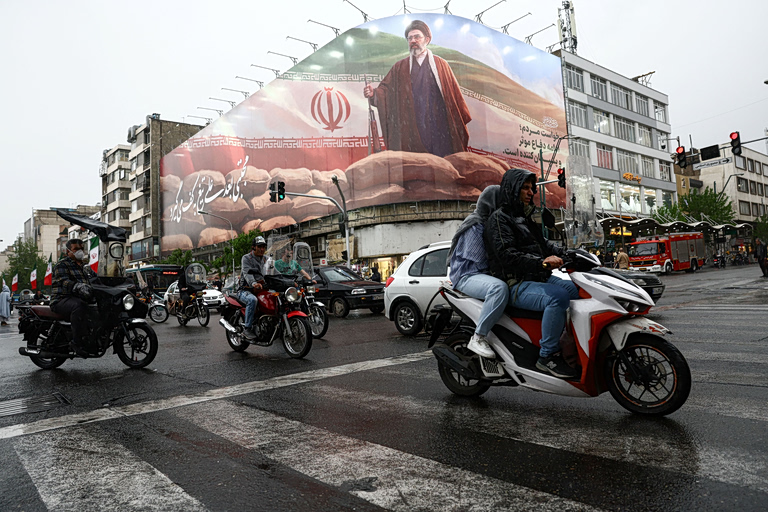 Μοτζτάμπα Χαμενεΐ: Είναι