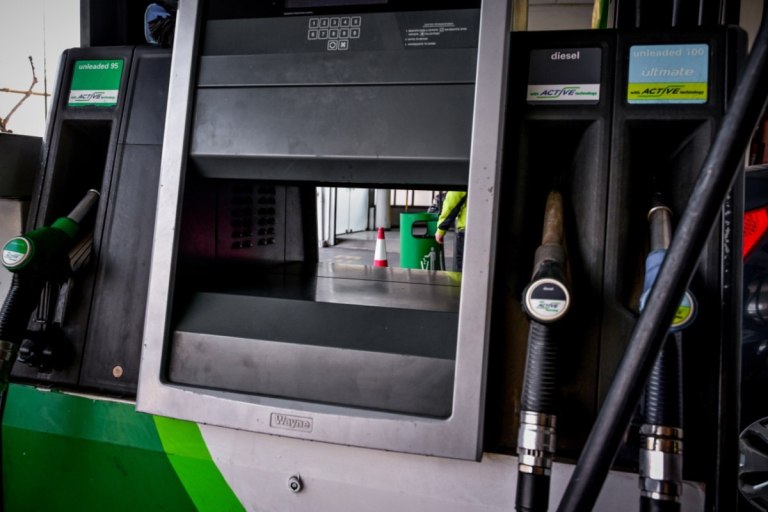 Βενιζνάδικα: Ανοιχτό το ενδεχόμενο να κλείσουν  Πότε συνεδριάζει η Ομοσπονδία