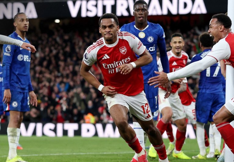 Άρσεναλ  Τσέλσι 2-1: Αφεντικά στο Λονδίνο και φουλ για τον τίτλο οι κανονιέρηδες