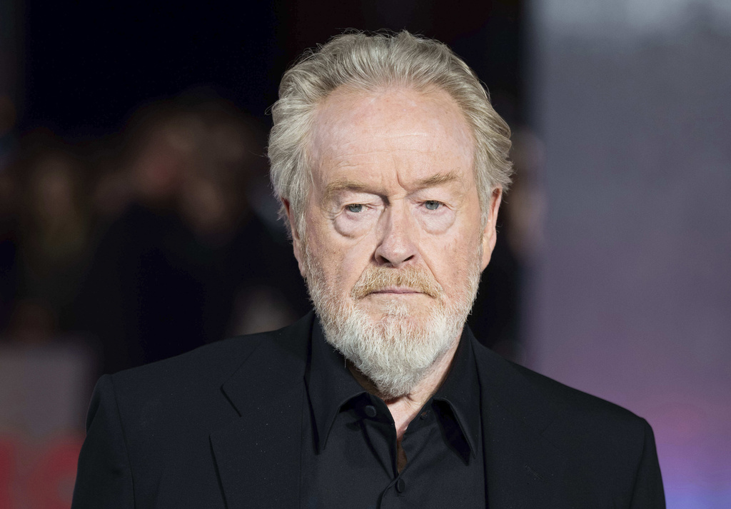 Ridley Scott: Πνιγόμαστε στη