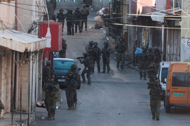 Δυτική Όχθη: Αναγκαστικός