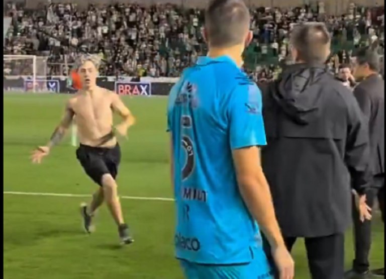 Οπαδός της Σάντος μπούκαρε