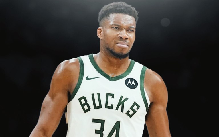 Στα άκρα η κόντρα Μπακς  Αντετοκούνμπο: Υπογράφει ή