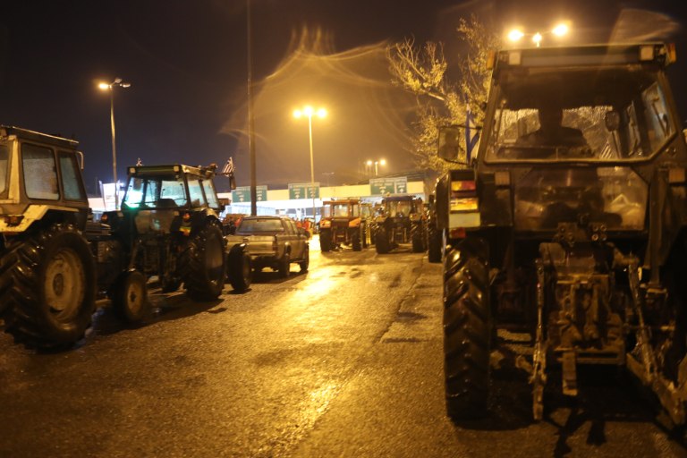 Έστησαν χριστουγεννιάτικο