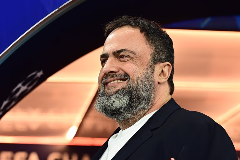 Ακριβώς 16 χρόνια πριν κανείς δεν πήγαινε κόντρα στα μνημόνια, εκτός από έναν…