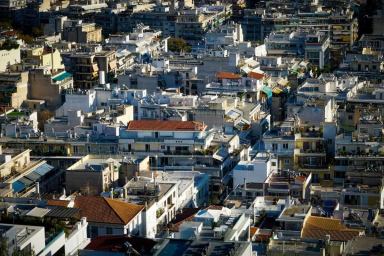 Έφοδος των «Αδιάφθορων» της ΕΛ.ΑΣ. σε πολεοδομίες στην Αττική για παράνομες διευθετήσεις