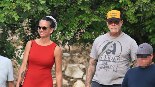 Ο James Hetfield των Metallica επέστρεψε στην Ελλάδα για διακοπές με την αρραβωνιαστικιά του
