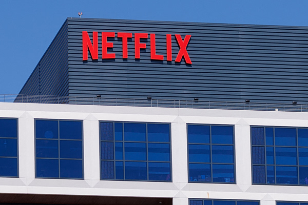 Netflix: Κόβει τις διαφημίσεις με 20 δολάρια, στροφή streaming προς την παραδοσιακή TV