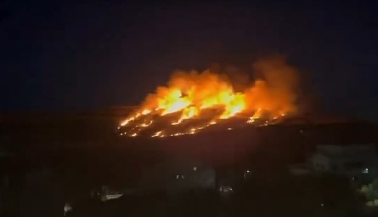 Ισραηλινοί έποικοι έκαψαν χωράφια και σπίτια στο χριστιανικό χωριό Ταϊμπέ στη Δυτική Όχθη [βίντεο]