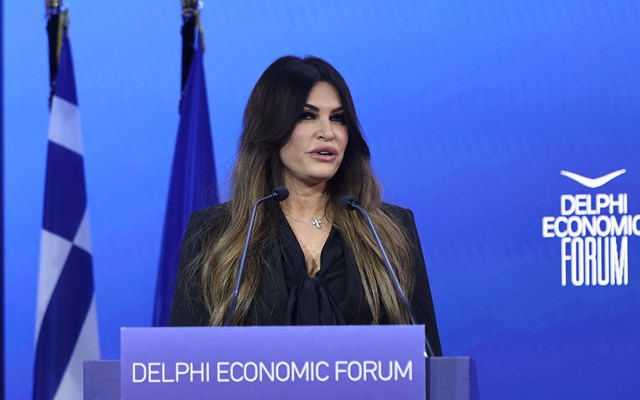 Επίσκεψη της Κίμπερλι Γκίλφοϊλ στην αμερικανική βάση της Σούδας
