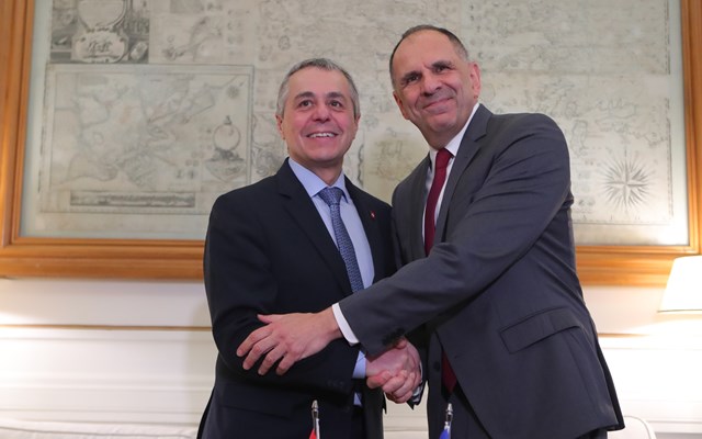 Στην εμβάθυνση των σχέσεων Ελλάδας-Ελβετίας σε άμυνα, επενδύσεις και μεταναστευτικό, αναφέρθηκε ο Γ. Γεραπετρίτης, στη συνάντηση με τον Ελβετό ομόλογό του Ι. Κασίς